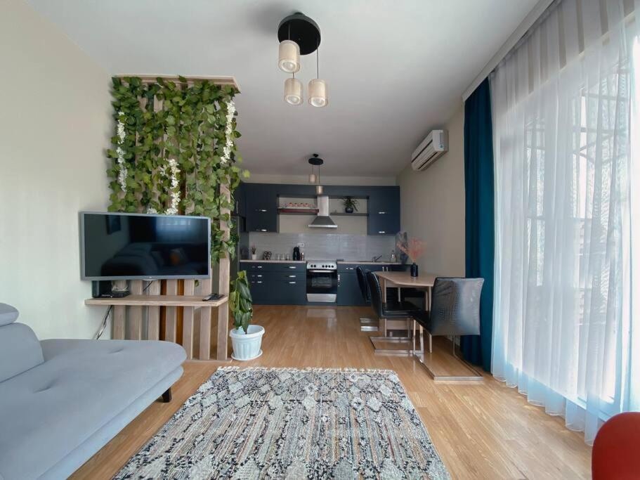 דירות פרישטינה Siera'S Penthouse מראה חיצוני תמונה